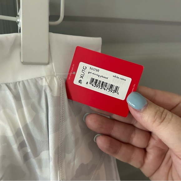 NWT Spanx Get Moving Pleated Tennis Skort Camo - Picture 4 of 4